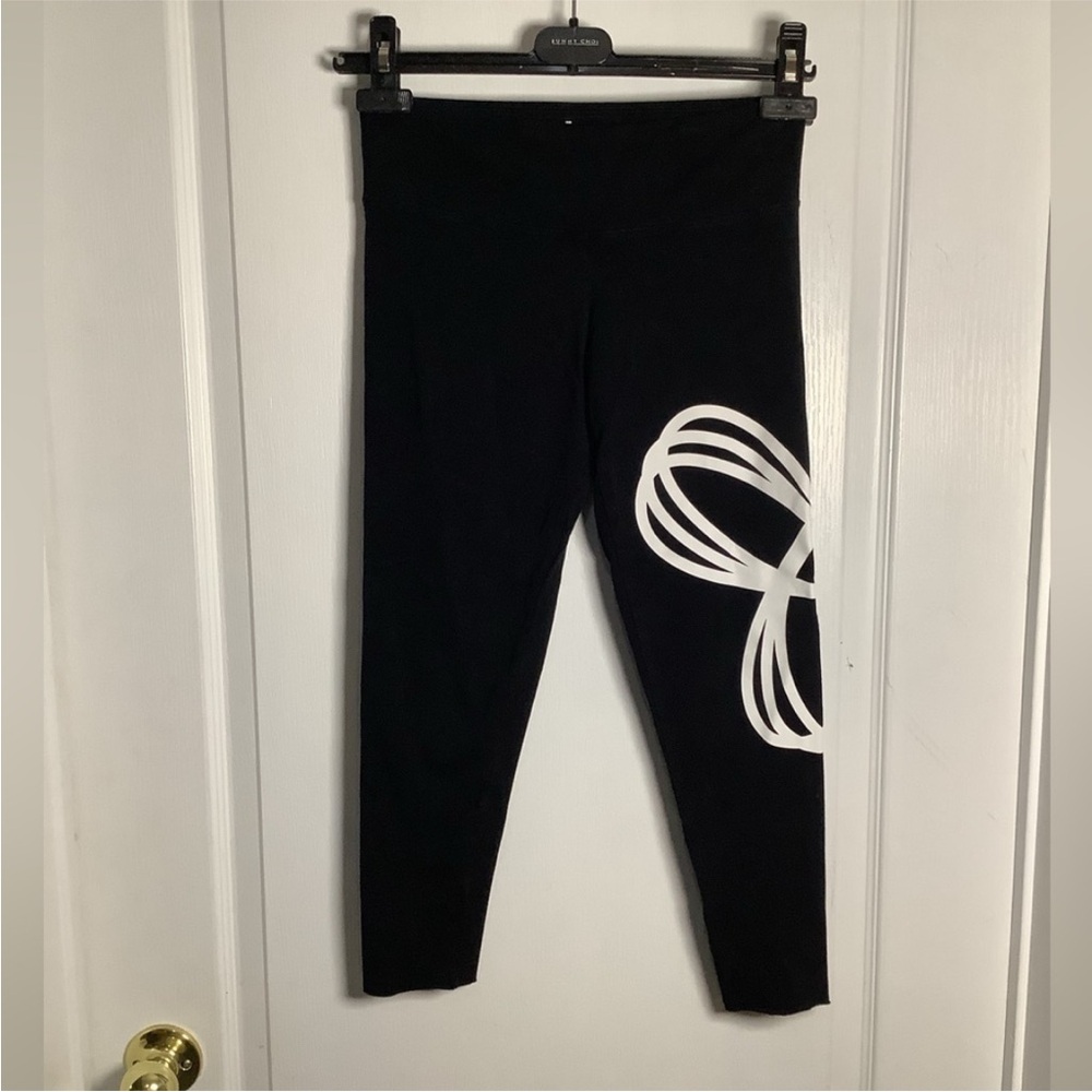 TNA Capri Leggings